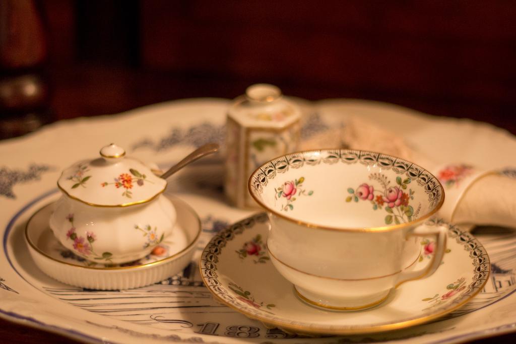 Dutch Manor Antique Hotel Кейптаун Екстериор снимка