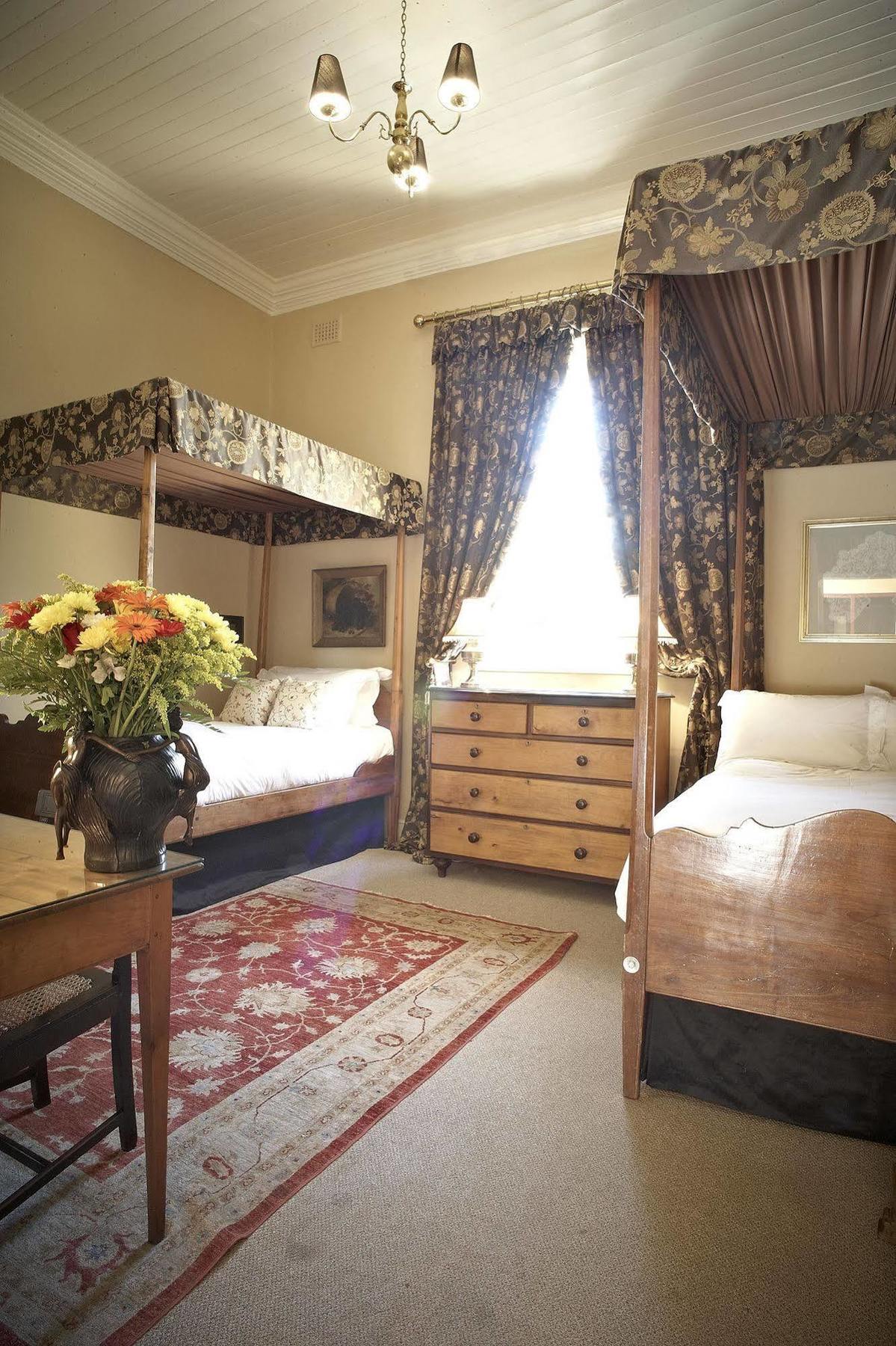 Dutch Manor Antique Hotel Кейптаун Екстериор снимка