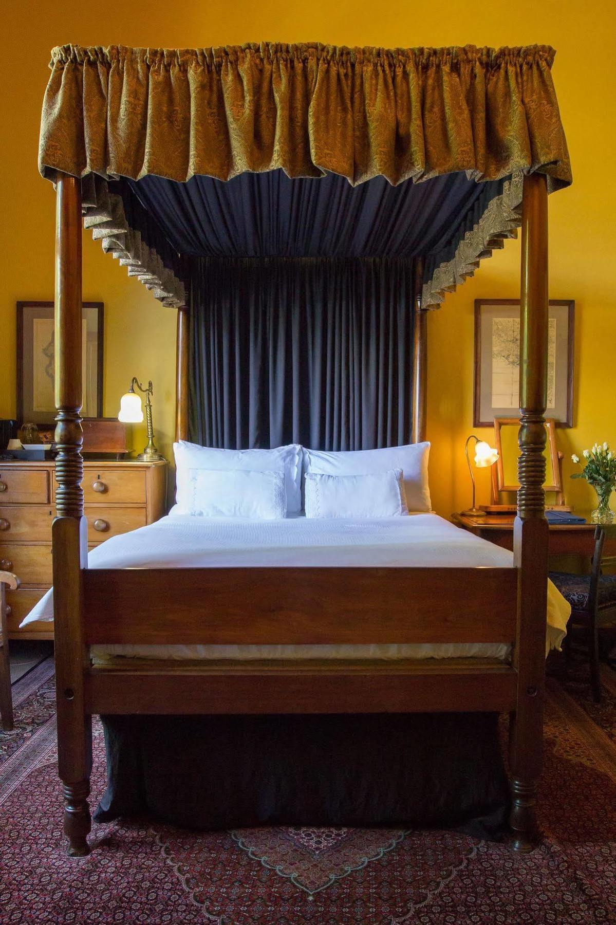 Dutch Manor Antique Hotel Кейптаун Екстериор снимка